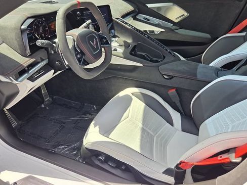 Used 2023 Chevrolet Corvette Stingray Premium Cpe w/ Z51 Performance Package RWD image 9