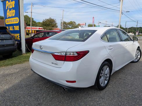 Used 2013 Lexus ES 350 w/ Premium Pkg FWD image 5