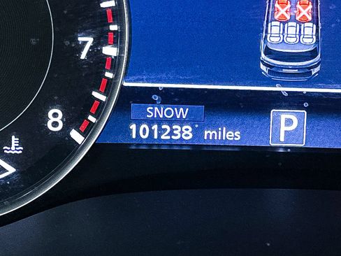 Used 2021 Nissan Armada SL w/ Captain's Chairs Package image 33