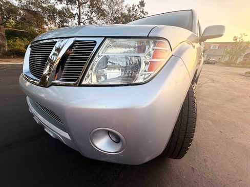 Used 2008 Nissan Pathfinder SE RWD image 11