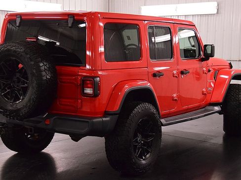 Used 2019 Jeep Wrangler Unlimited Sahara w/ Uconnect 4C Nav & Sound Group image 7