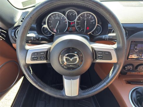 Used 2007 MAZDA MX-5 Miata Grand Touring w/ Premium Pkg image 18