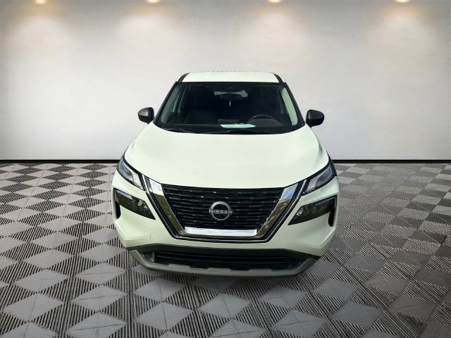 Used 2023 Nissan Rogue S AWD/4WD image 3