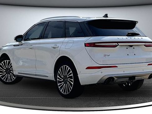 Used 2022 Lincoln Corsair Reserve w/ Equipment Group 201A AWD/4WD image 4