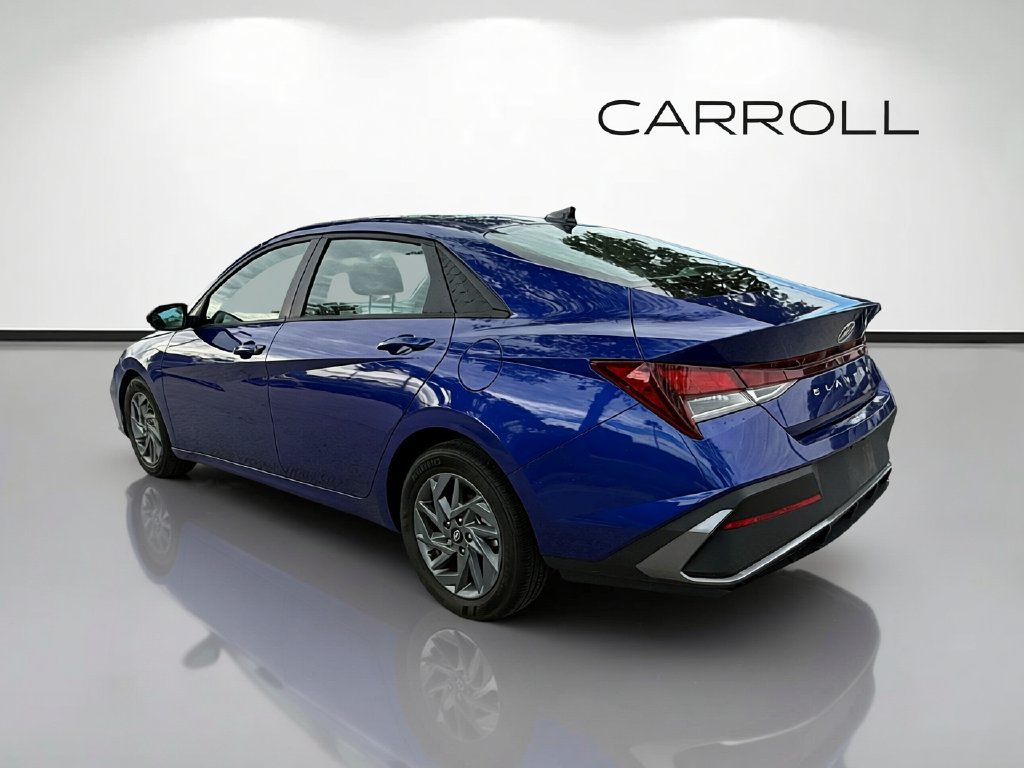 Used 2024 Hyundai Elantra SEL FWD image 5