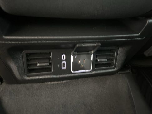 Used 2025 Chevrolet Silverado 2500 LT w/ Convenience Package image 13