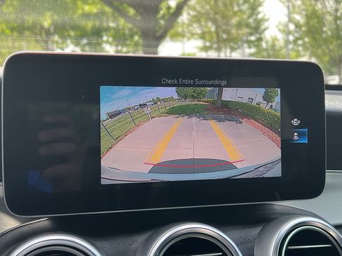 Used 2020 Mercedes-Benz GLC 300 4MATIC image 25