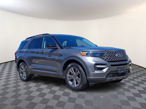 Certified 2023 Ford Explorer XLT w/ Equipment Group 202A AWD/4WD image 1