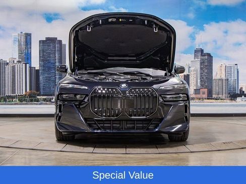Used 2025 BMW 760i xDrive w/ Executive Package AWD/4WD image 4