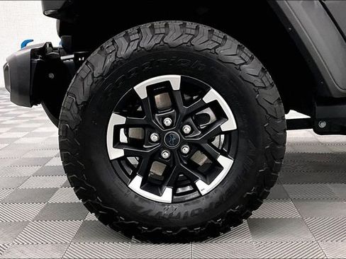 Used 2025 Jeep Wrangler Unlimited Rubicon 4xe w/ Safety Group AWD/4WD image 10
