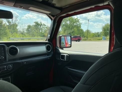 Used 2020 Jeep Gladiator Sport w/ Quick Order Package 24S AWD/4WD image 29