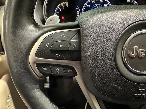 Used 2016 Jeep Grand Cherokee Limited image 32