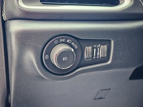 New 2026 Chrysler Pacifica Select FWD image 14