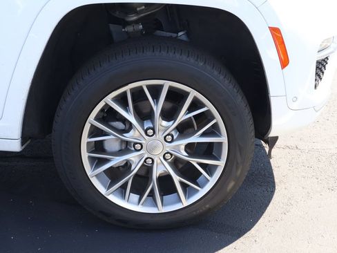 Used 2022 Jeep Grand Cherokee Summit w/ MOPAR Finishing Package AWD/4WD image 6