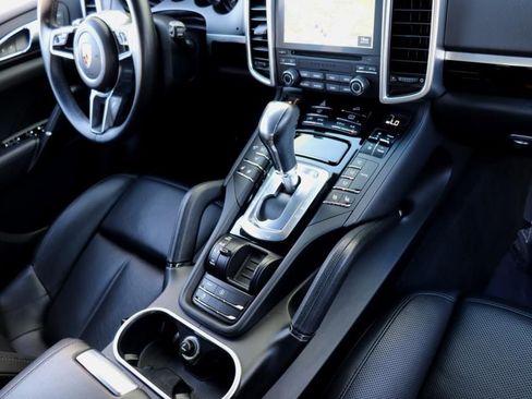 Used 2018 Porsche Cayenne Platinum Edition w/ Premium Package image 56