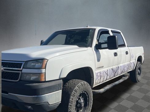 Used 2007 Chevrolet Silverado 2500 LT w/ Skid Plate Package image 2