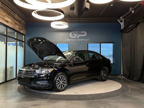 Used 2021 Volkswagen Jetta SE w/ SE Cold Weather Package image 25