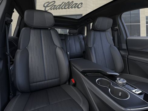 New 2025 Cadillac Lyriq Luxury w/ LPO, Floor Liner Package AWD/4WD image 16