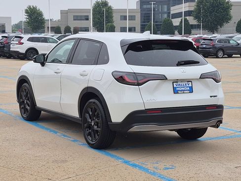 Certified 2025 Honda HR-V Sport image 9
