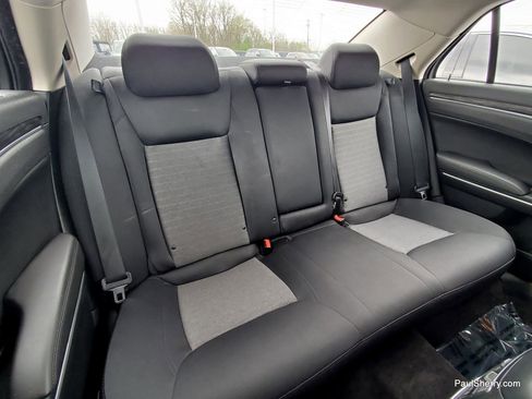 Used 2019 Chrysler 300 Touring w/ Sport Appearance Package RWD image 21