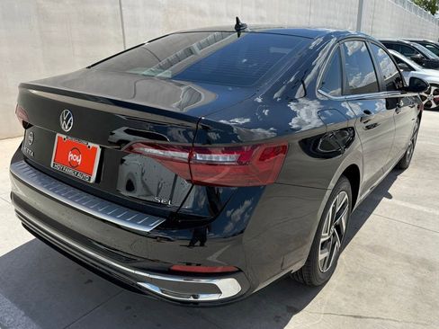 Used 2024 Volkswagen Jetta SEL FWD image 9