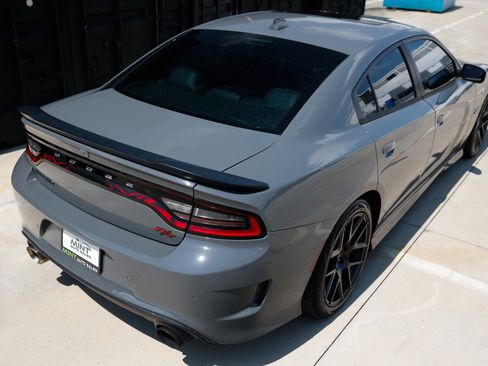 Used 2018 Dodge Charger R/T Scat Pack RWD image 16