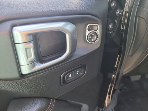 Used 2022 Jeep Gladiator Mojave w/ LED Lighting Group AWD/4WD image 17