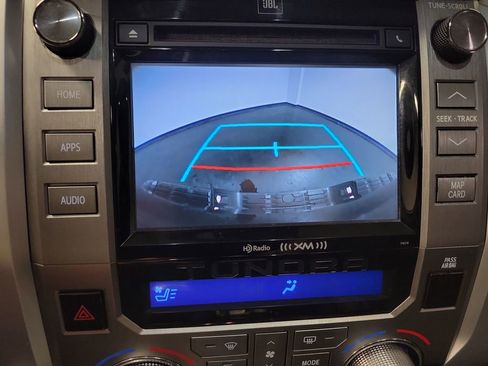 Used 2018 Toyota Tundra Platinum AWD/4WD image 16