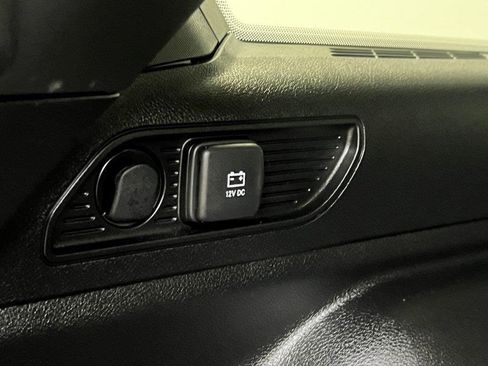 Used 2023 Jeep Grand Cherokee Altitude image 11