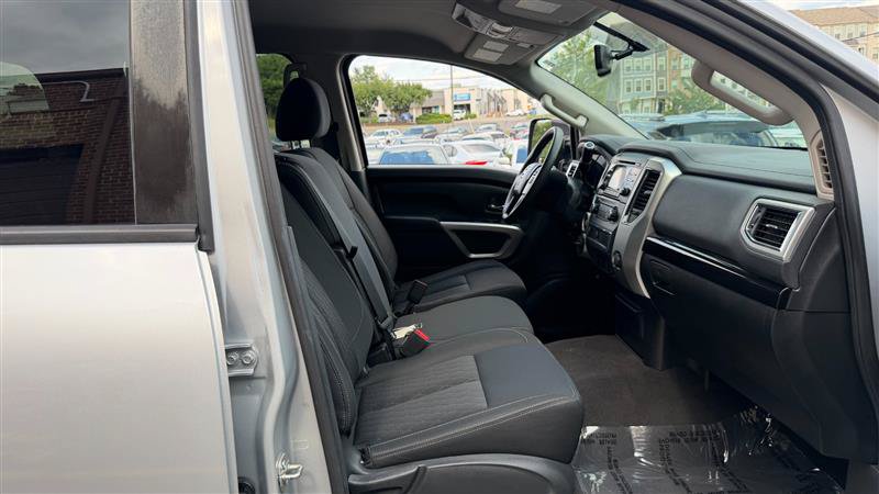 Used 2017 Nissan Titan SV AWD/4WD image 6