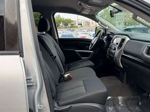 Used 2017 Nissan Titan SV AWD/4WD image 6