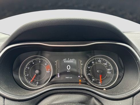 Used 2019 Jeep Cherokee Latitude Plus image 15