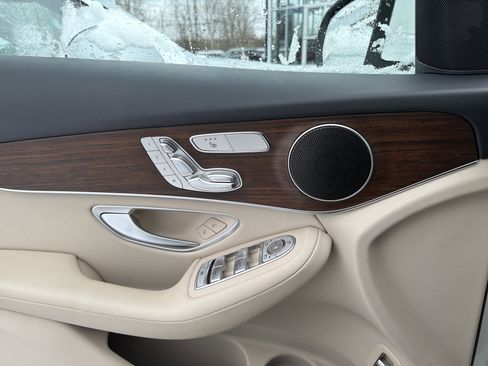 Used 2022 Mercedes-Benz GLC 300 4MATIC image 14