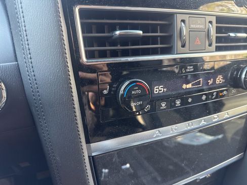 Used 2023 Nissan Armada SL w/ Midnight Edition Package image 5