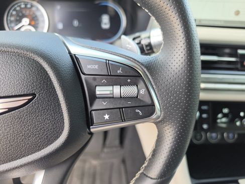 Used 2025 Genesis G70 2.5T RWD image 30