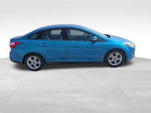 Used 2014 Ford Focus SE FWD image 2