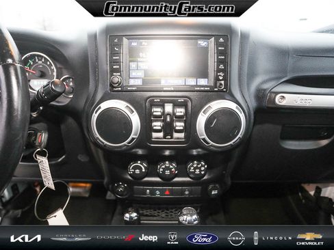 Used 2013 Jeep Wrangler Unlimited Sahara w/ Connectivity Group image 16