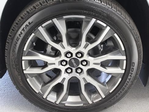 New 2026 GMC Acadia Denali Ultimate w/ LPO, Floor Liner Package AWD/4WD image 13