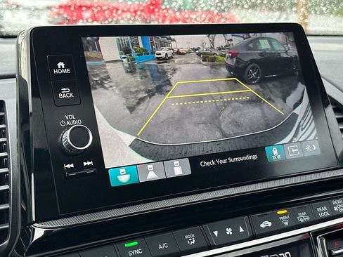 Used 2025 Honda Odyssey Elite image 17