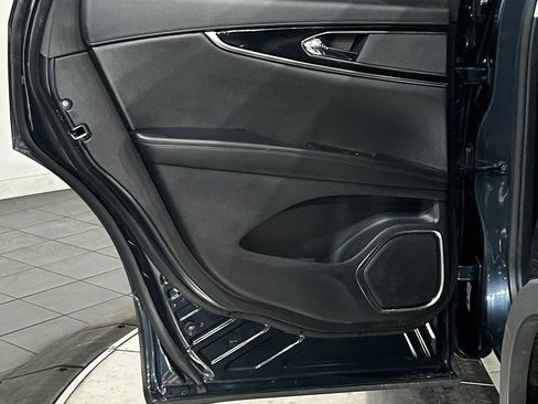 Used 2022 Lincoln Nautilus AWD image 40
