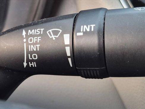 Used 2020 Toyota Corolla LE FWD image 20
