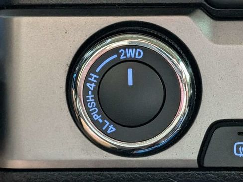 Used 2016 Toyota Tacoma SR5 w/ SR5 Appearance Package (SN) AWD/4WD image 27