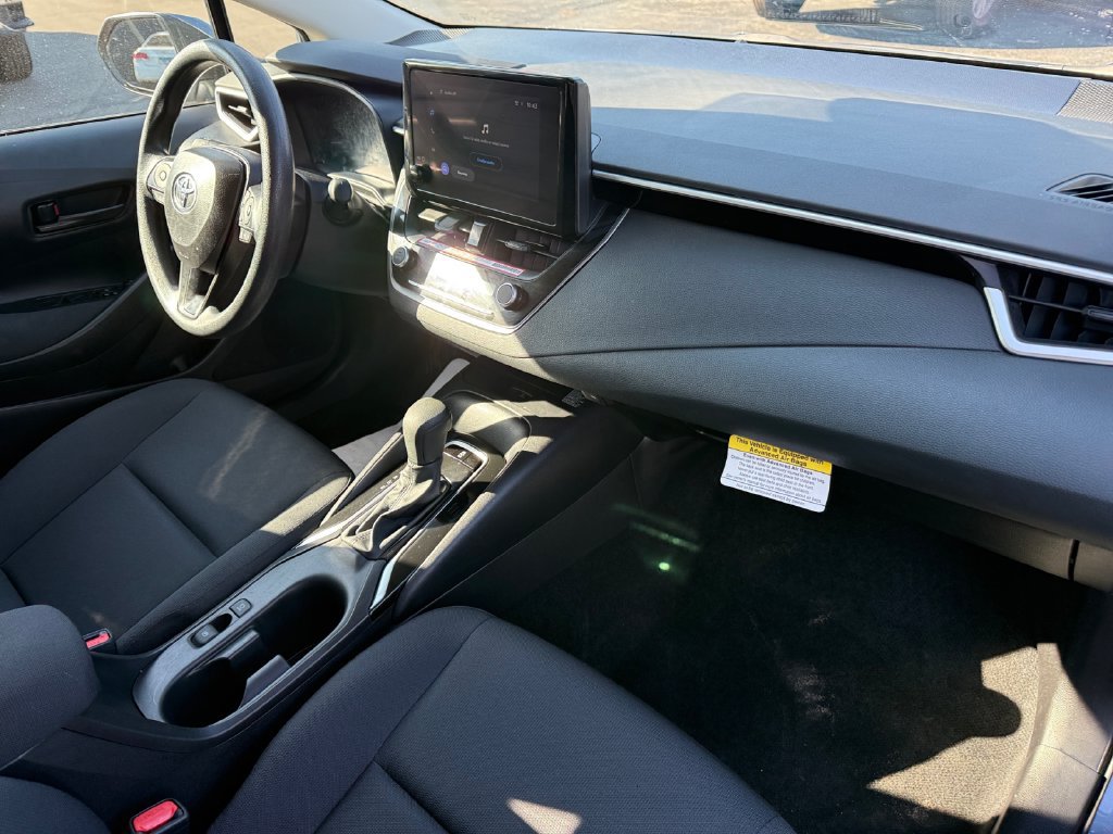 Used 2025 Toyota Corolla LE w/ LE Premium Package FWD image 17