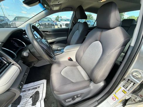 Used 2018 Toyota Camry LE FWD image 8