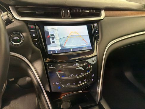 Used 2018 Cadillac XTS Luxury w/ Driver Awareness Package AWD/4WD image 17