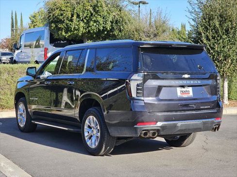 Used 2025 Chevrolet Suburban Premier image 9