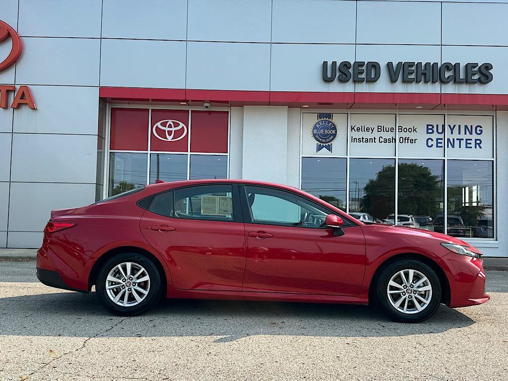 Used 2025 Toyota Camry LE FWD image 6