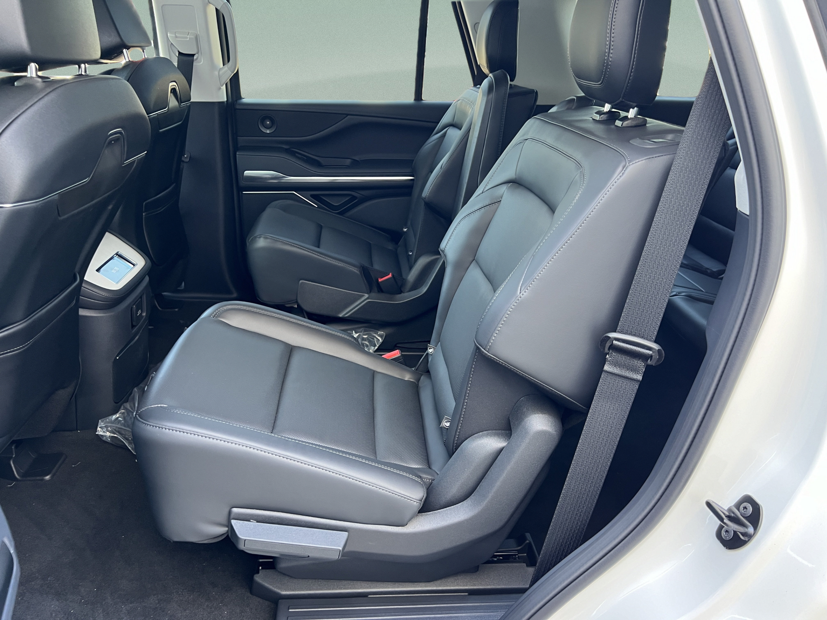 New 2027 Lincoln Navigator Premiere RWD image 20