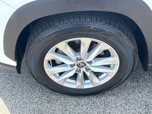 Used 2023 Toyota Corolla Cross LE w/ Moonroof Package AWD/4WD image 39