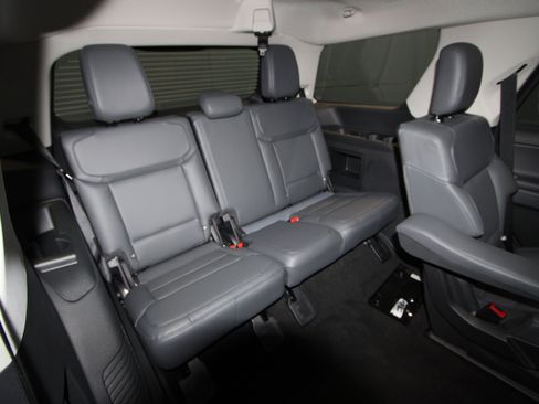 New 2026 Ford Expedition Active image 26